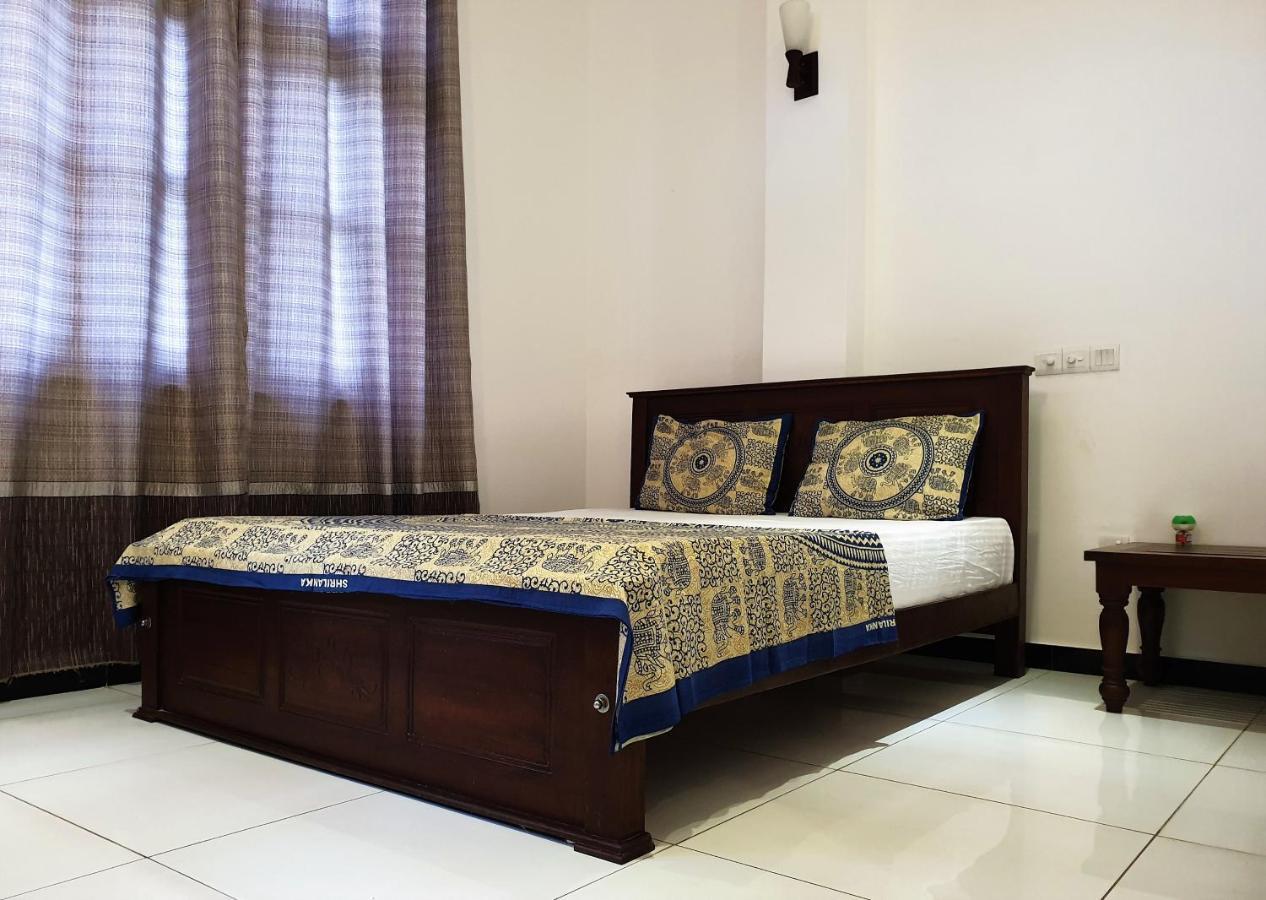 Surf'N Lanka - Surf School Hotel Weligama Bagian luar foto