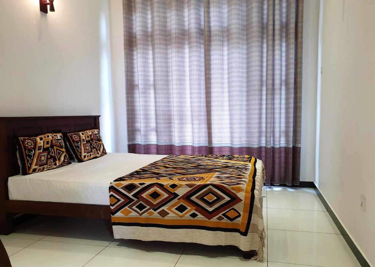 Surf'N Lanka - Surf School Hotel Weligama Bagian luar foto