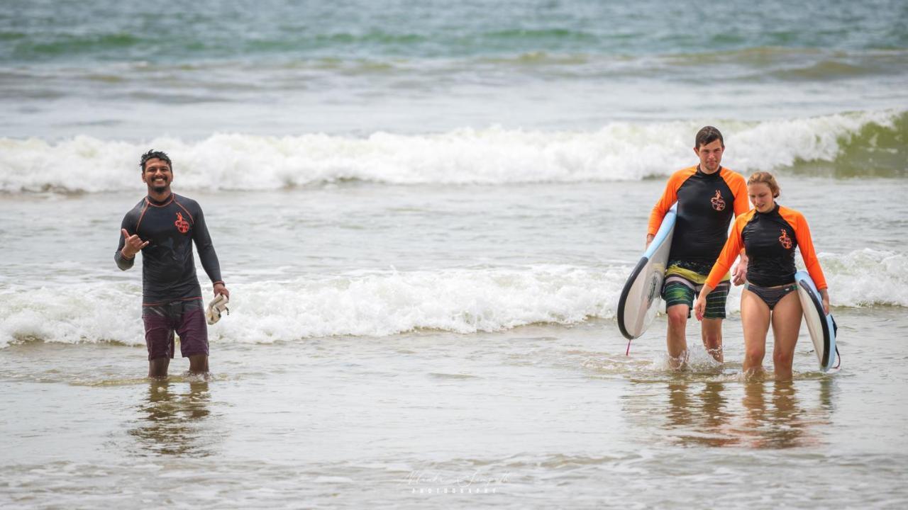 Surf'N Lanka - Surf School Hotel Weligama Bagian luar foto
